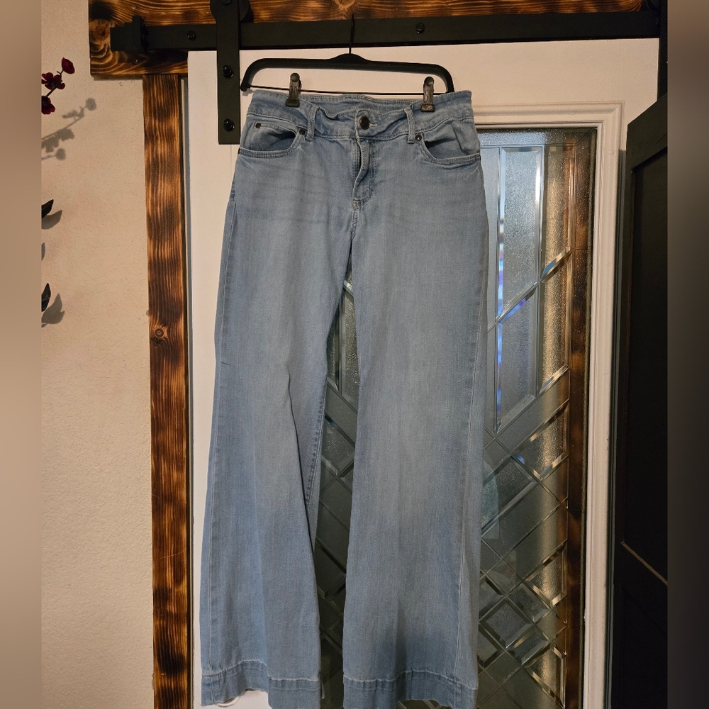Light Blue Women's Levi Jeans